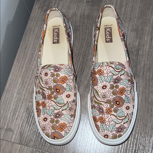 Keds Pink Floral Slip-On Sneakers - Picture 6 of 13